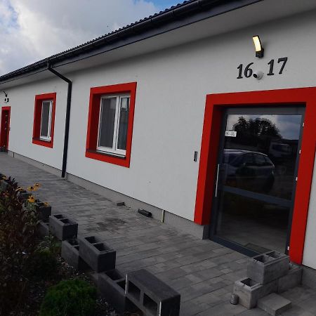 Czerwony Szafir Grodzisk Hostel Grodzisk Mazowiecki Exterior foto