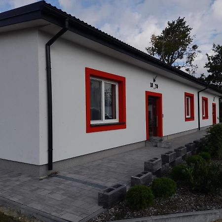 Czerwony Szafir Grodzisk Hostel Grodzisk Mazowiecki Exterior foto