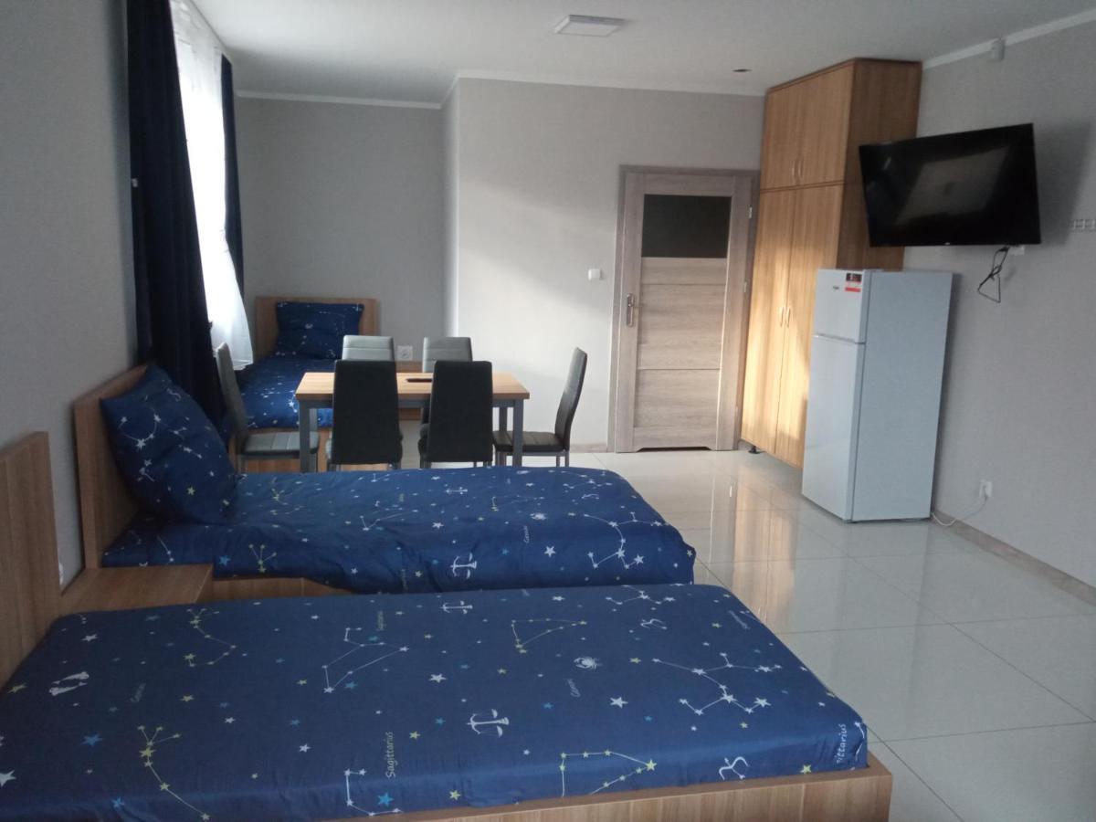 Czerwony Szafir Grodzisk Hostel Grodzisk Mazowiecki Exterior foto