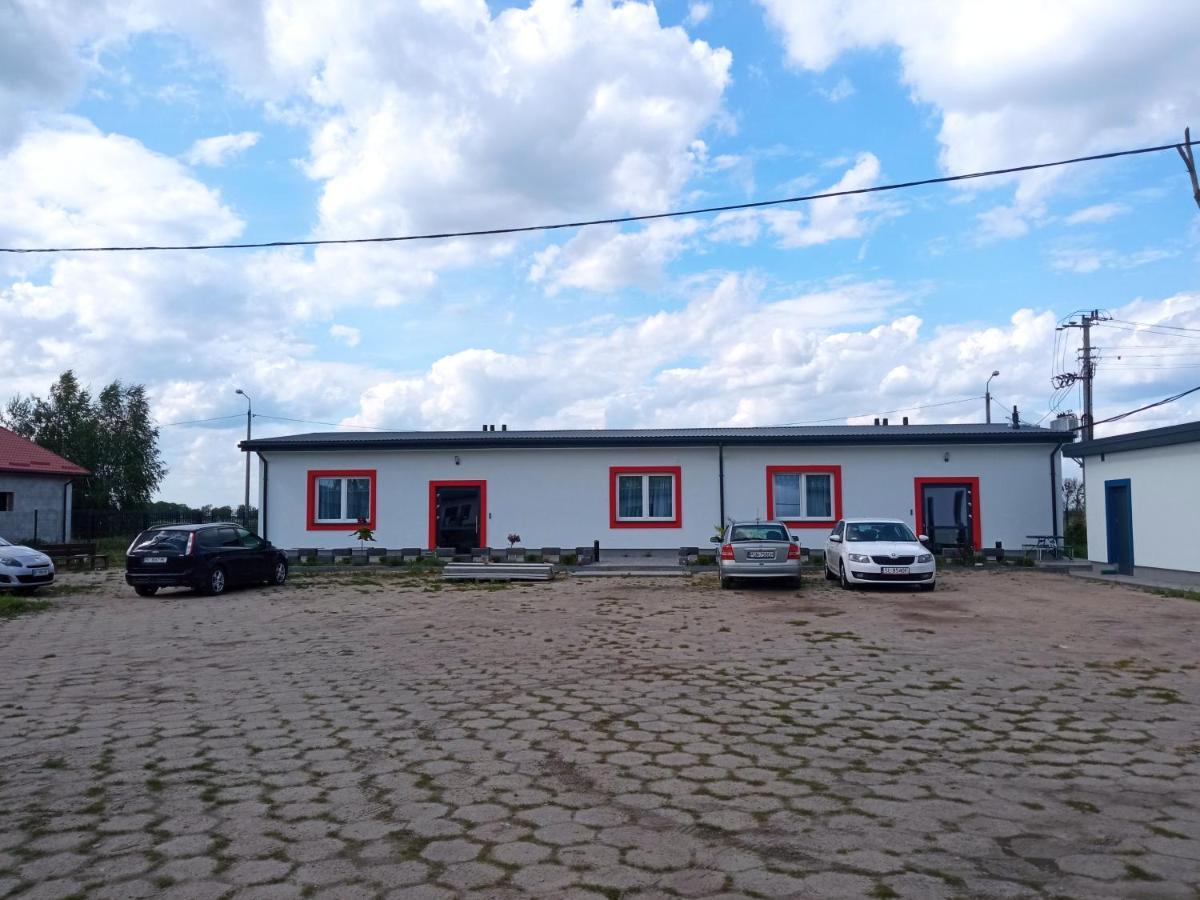 Czerwony Szafir Grodzisk Hostel Grodzisk Mazowiecki Exterior foto