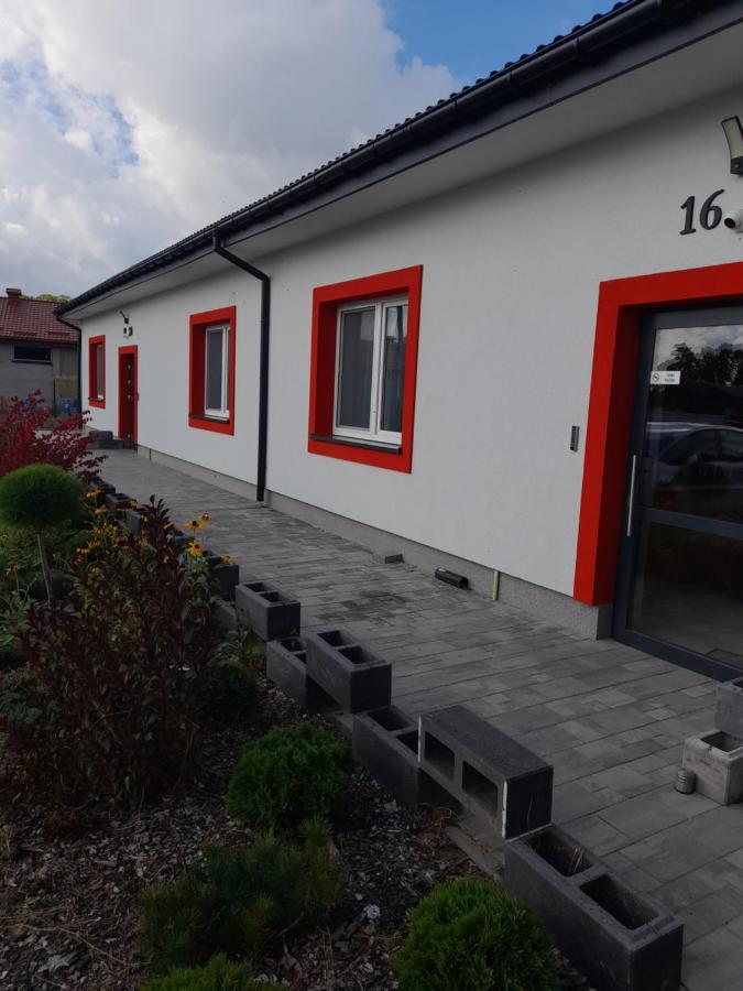 Czerwony Szafir Grodzisk Hostel Grodzisk Mazowiecki Exterior foto
